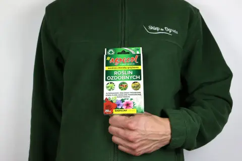 Opakowanie Signum 33 WG do zwalczania chorób grzybowych roślin ozdobnych. Dawkowanie na opakowaniu.